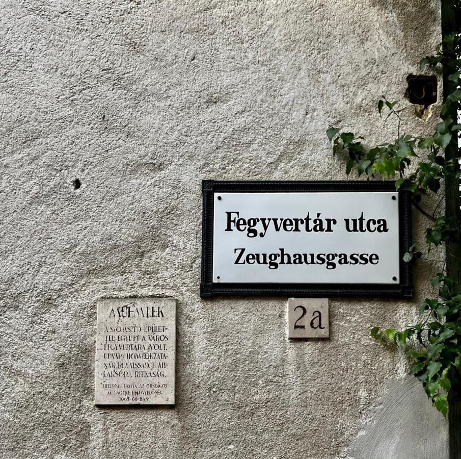 Varga Apartman Ödenburg Exterior foto